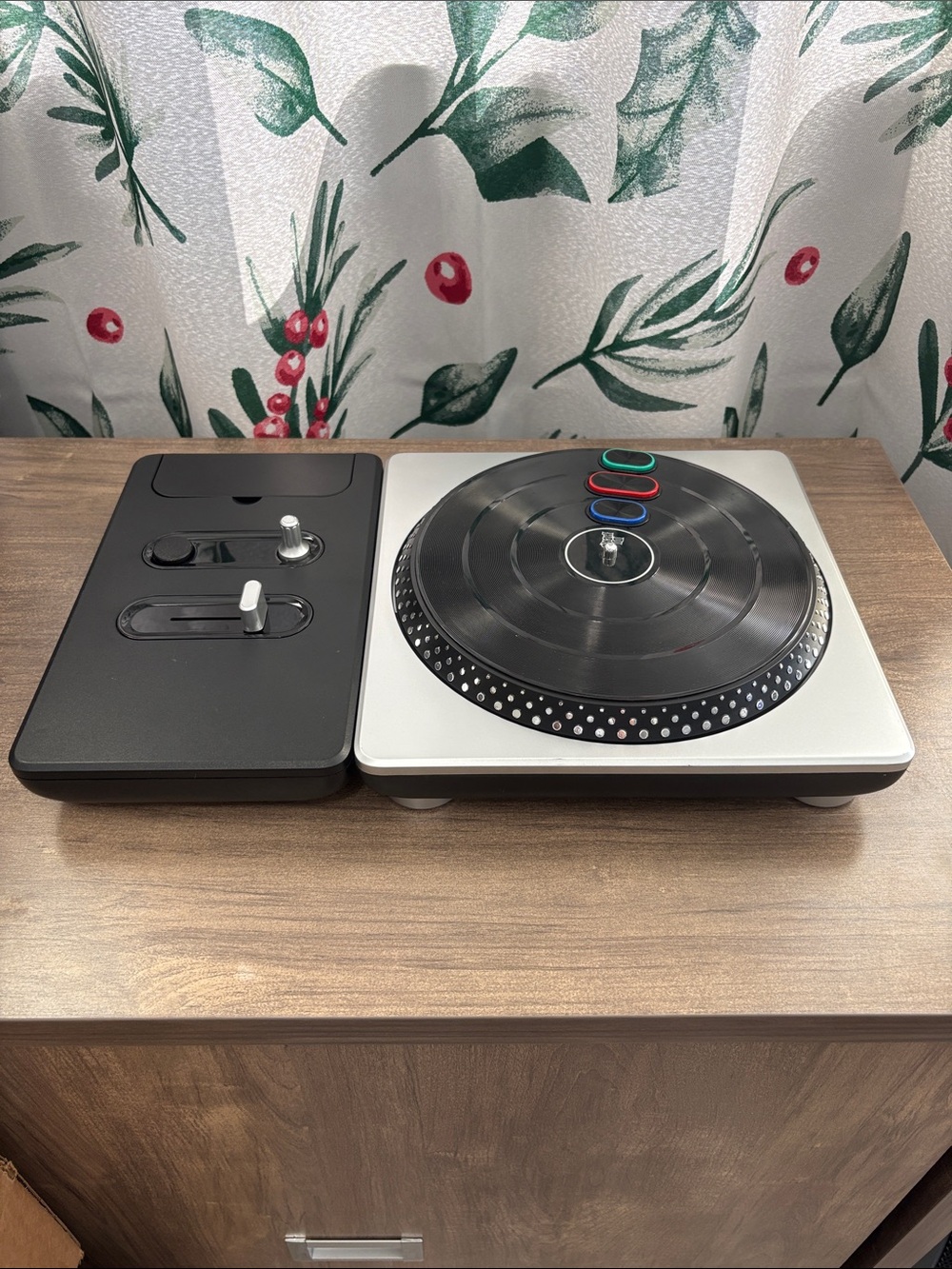 DJ Hero Turntable for PS2 and PS3